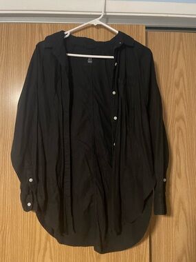 Women’s Aerie Black Button Down